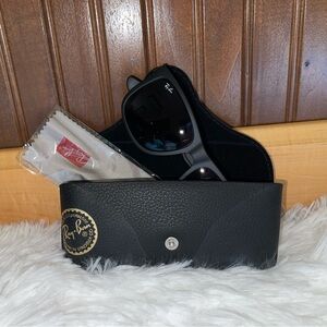 Ray-Bans: Sunglasses